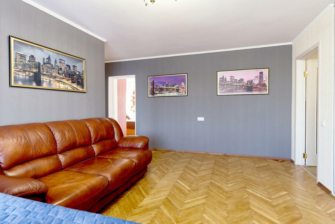 L3-82 Main Street- Modern New Three 3 Separate 3Bedrooms 100 M2 - Central Location, Metro Palace Of Sports - Gulliver Mall, Arena City كييف المظهر الخارجي الصورة